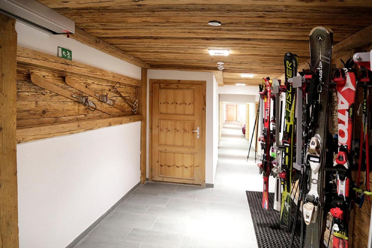 Hotel Amber Ski-in/out & 3*