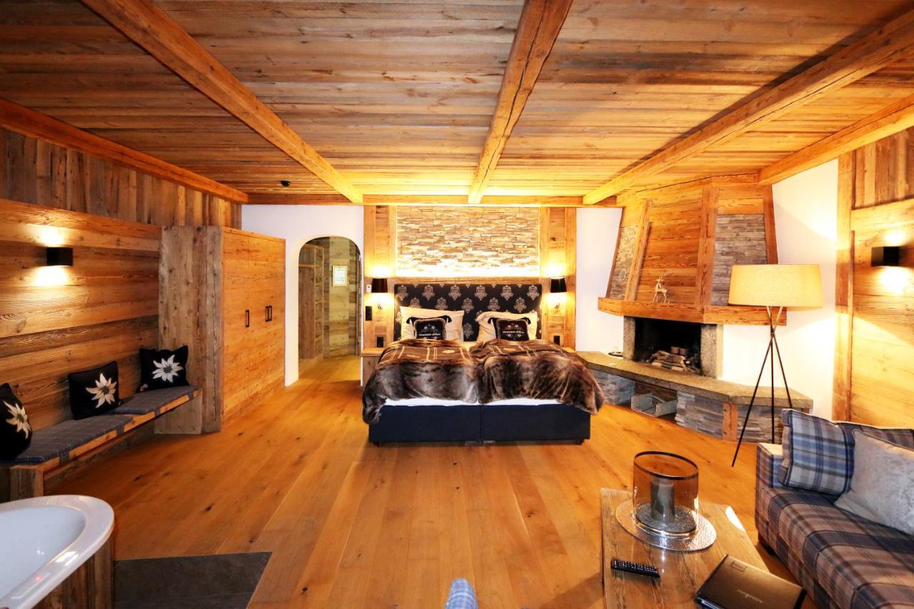 Amber Ski-in/out & 3* Saas Fee