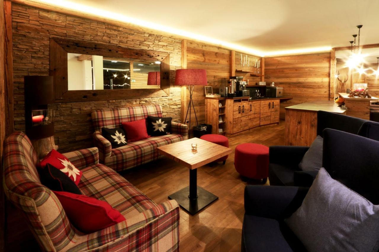 Amber Ski-in/out & Hotel Saas Fee