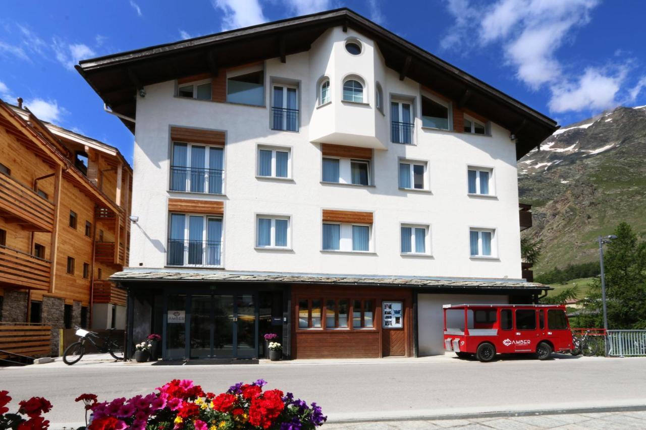 Amber Ski-in/out & 3* Saas Fee